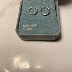 💛 Last one! Lovely absolutely adorable little 925 sterling silver earrings.